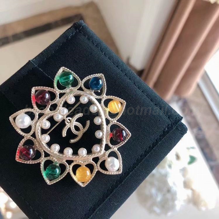 Chanel Brooch 452